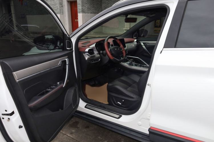 Used Geely Auto Coolray New Energy 2022 1.5T ePro 85KM Glory Edition Interior 3
