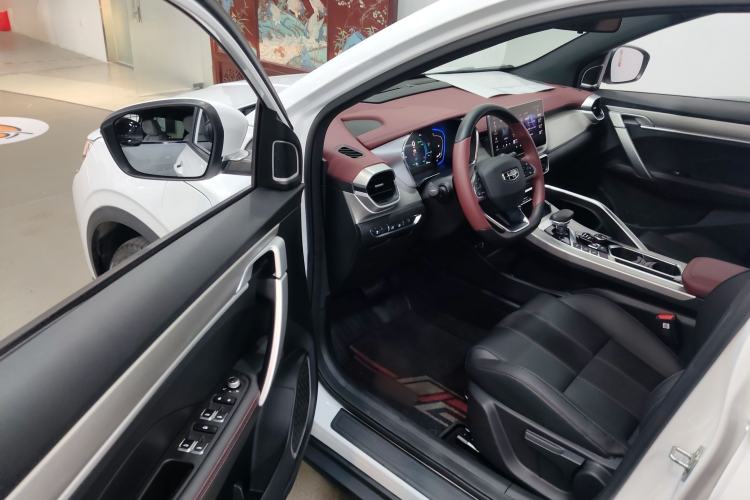 Used Geely Auto Coolray New Energy 2022 1.5T ePro 85KM Starry Edition Interior 3