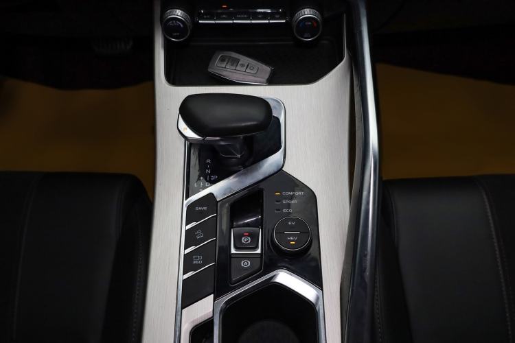 Used Geely Auto Coolray New Energy 2022 1.5T ePro 85KM Glory Edition Interior 6