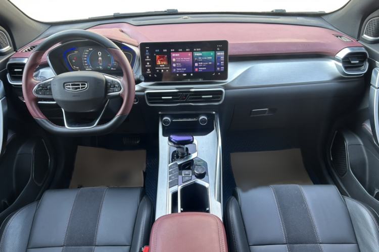Used Geely Auto Coolray New Energy 2022 1.5T ePro 85KM Glory Edition Interior 7