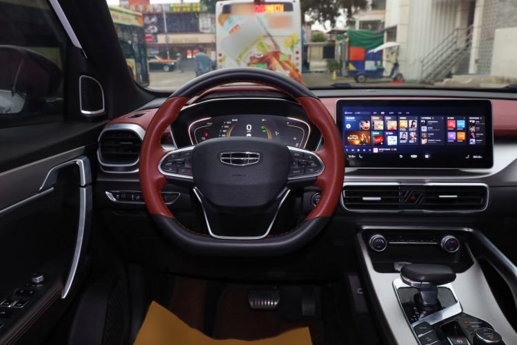 Used Geely Auto Coolray New Energy 2022 1.5T ePro 85KM Glory Edition Interior 7