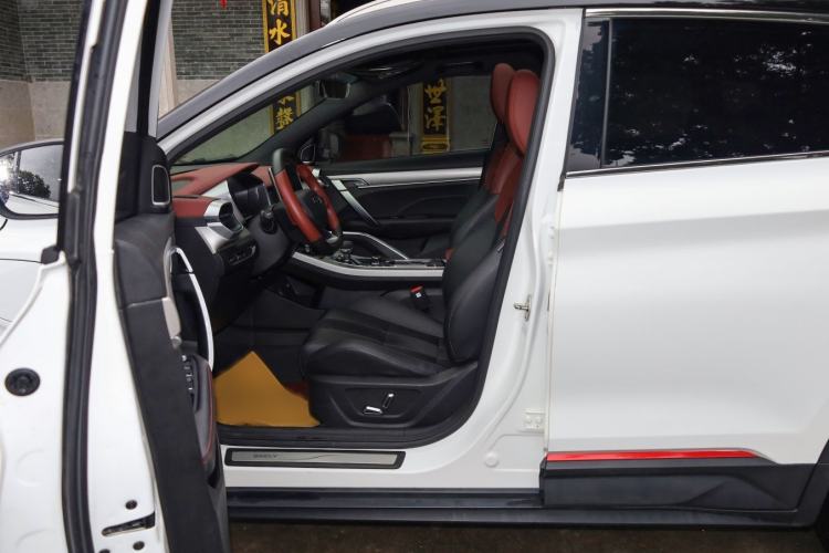 Used Geely Auto Coolray New Energy 2022 1.5T ePro 85KM Glory Edition Interior 8