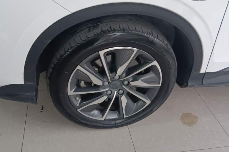 Used Geely Auto Coolray New Energy 2022 1.5T ePro 85KM Starry Edition Left Front Wheel Hub