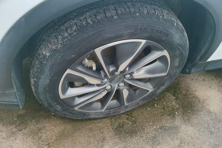 Used Geely Auto Coolray New Energy 2022 1.5T ePro 85KM Starry Edition Left Front Wheel Hub