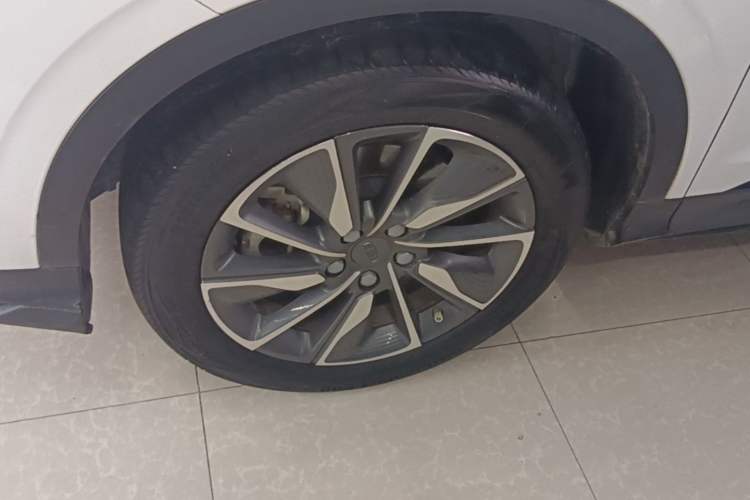Used Geely Auto Coolray New Energy 2022 1.5T ePro 85KM Starry Edition Left Front Wheel Hub