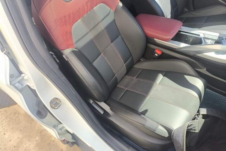 Used Geely Auto Coolray New Energy 2022 1.5T ePro 85KM Glory Edition Right Front Seat