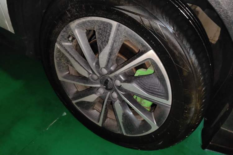 Used Geely Auto Coolray New Energy 2022 1.5T ePro 85KM Starry Edition Right Front Wheel Hub