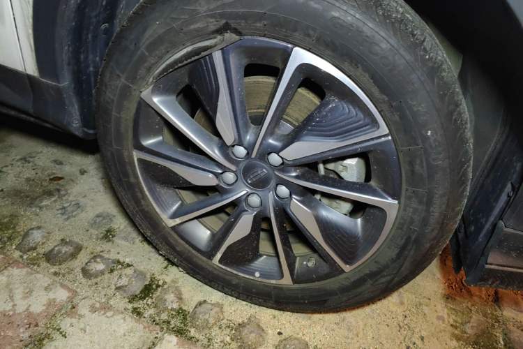 Used Geely Auto Coolray New Energy 2022 1.5T ePro 85KM Starry Edition Right Front Wheel Hub