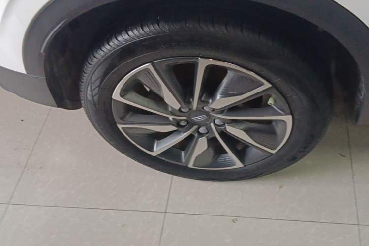 Used Geely Auto Coolray New Energy 2022 1.5T ePro 85KM Starry Edition Right Rear Wheel Hub