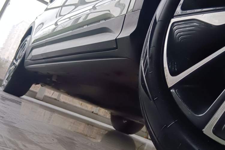 Used Geely Auto Coolray New Energy 2022 1.5T ePro 85KM Starry Edition Right Side Sill