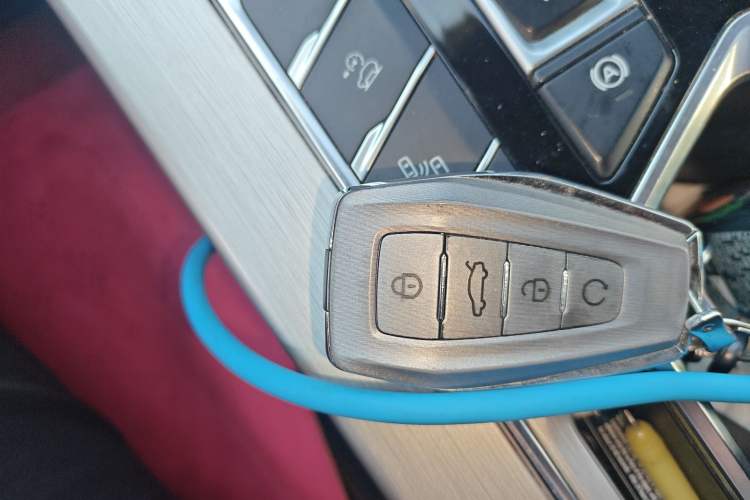 Used Geely Auto Coolray New Energy 2022 1.5T ePro 85KM Starry Edition Vehicle Key