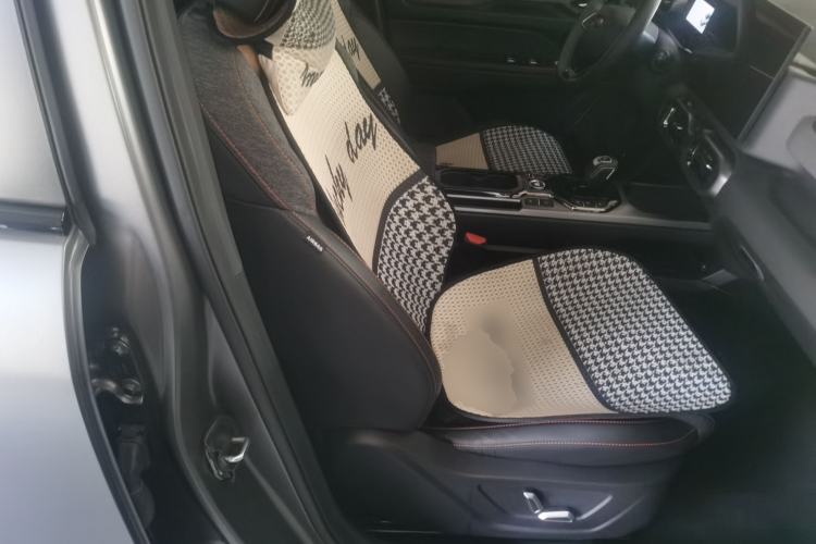Used Geely Auto Cowboy 2025 1.5TD Fun-Offroad Version Right Front Seat
