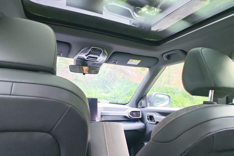 Used Geely Auto Cowboy 2025 1.5TD Fun-Offroad Version Headliner