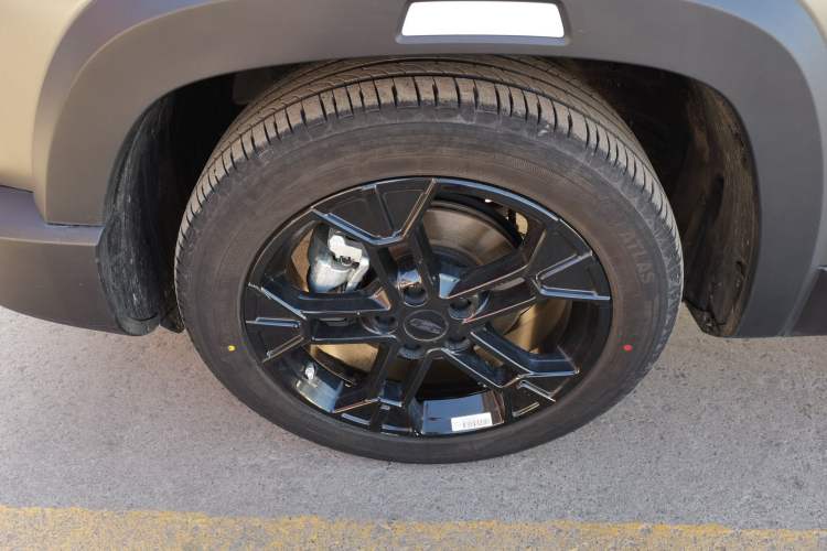 Used Geely Auto Cowboy 2025 1.5TD Trendy Play Edition Left Front Wheel Hub