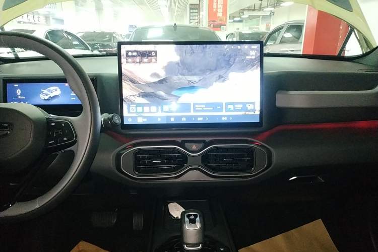 Used Geely Auto Cowboy 2025 1.5TD Fun-Offroad Version Audio And AC Panel