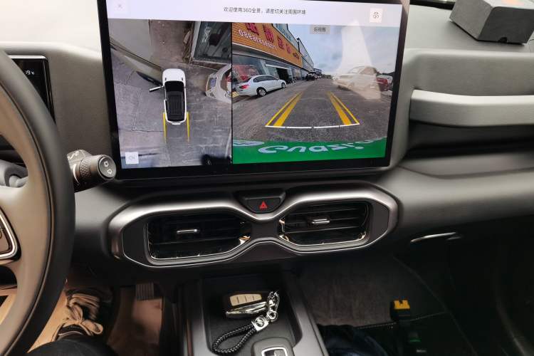 Used Geely Auto Cowboy 2025 1.5TD Trendy Play Edition Audio And AC Panel