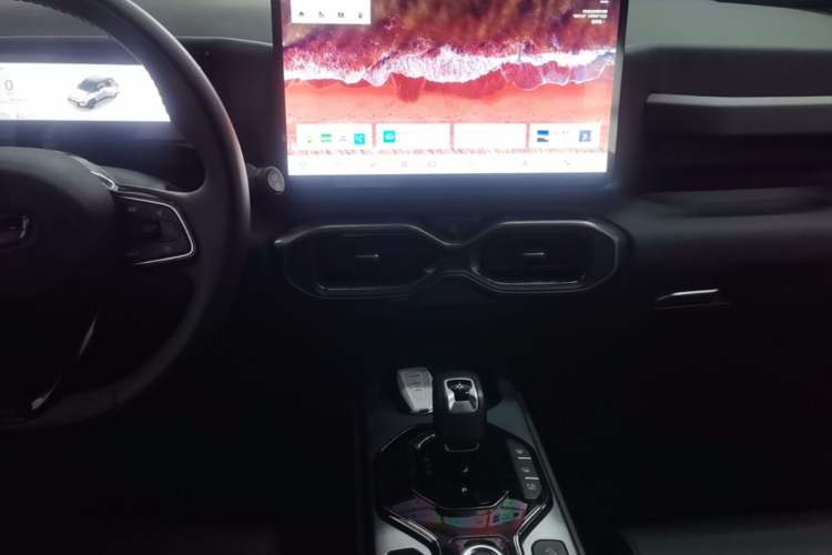 Used Geely Auto Cowboy 2025 1.5TD Fun-Offroad Version Audio And AC Panel