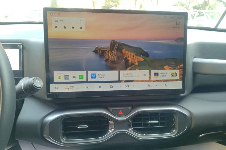 Used Geely Auto Cowboy 2025 1.5TD Fun-Offroad Version Audio And AC Panel