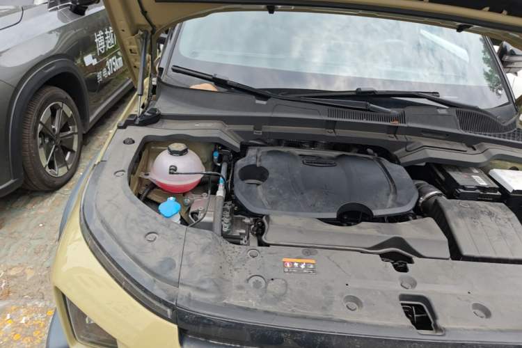 Used Geely Auto Cowboy 2025 1.5TD Fun-Offroad Version Engine Bay Right