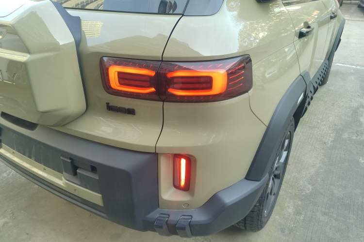 Used Geely Auto Cowboy 2025 1.5TD Fun-Offroad Version Exterior 6
