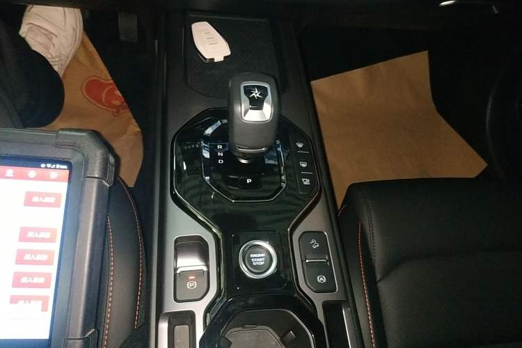 Used Geely Auto Cowboy 2025 1.5TD Fun-Offroad Version Gear Lever