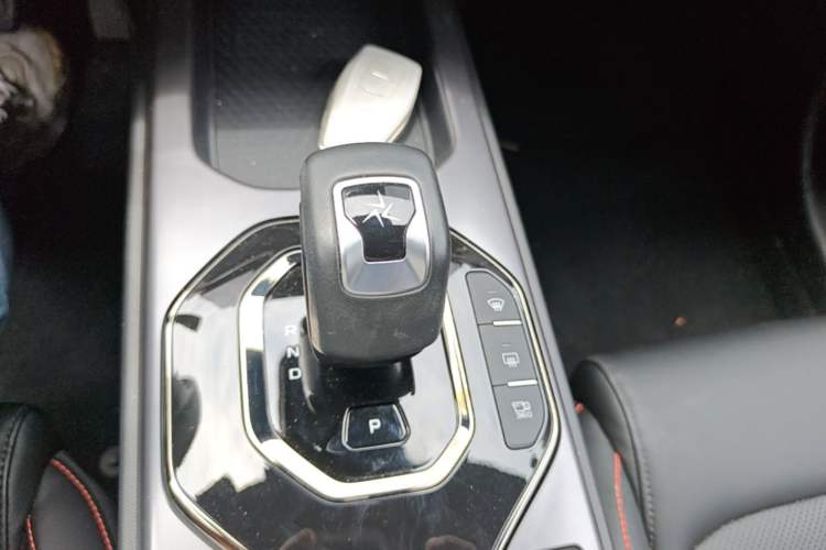 Used Geely Auto Cowboy 2025 1.5TD Fun-Offroad Version Gear Lever
