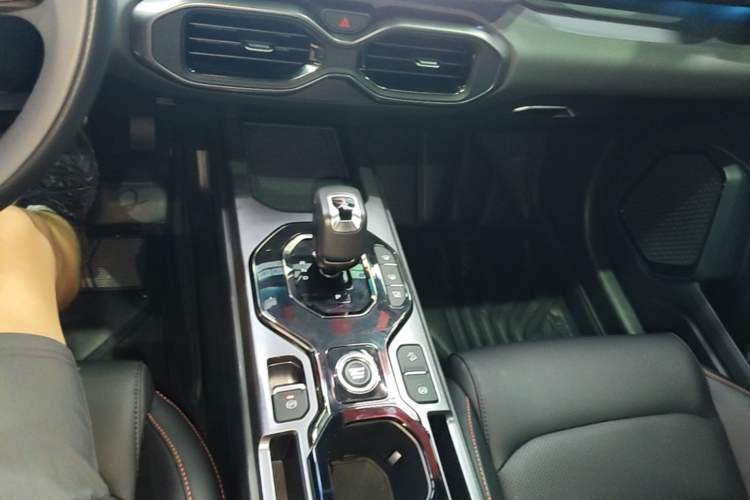 Used Geely Auto Cowboy 2025 1.5TD Fun-Offroad Version Gear Lever