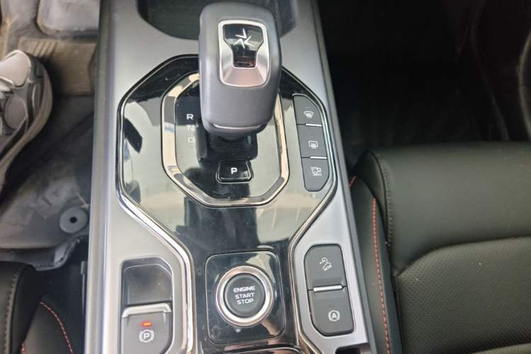 Used Geely Auto Cowboy 2025 1.5TD Fun-Offroad Version Gear Lever
