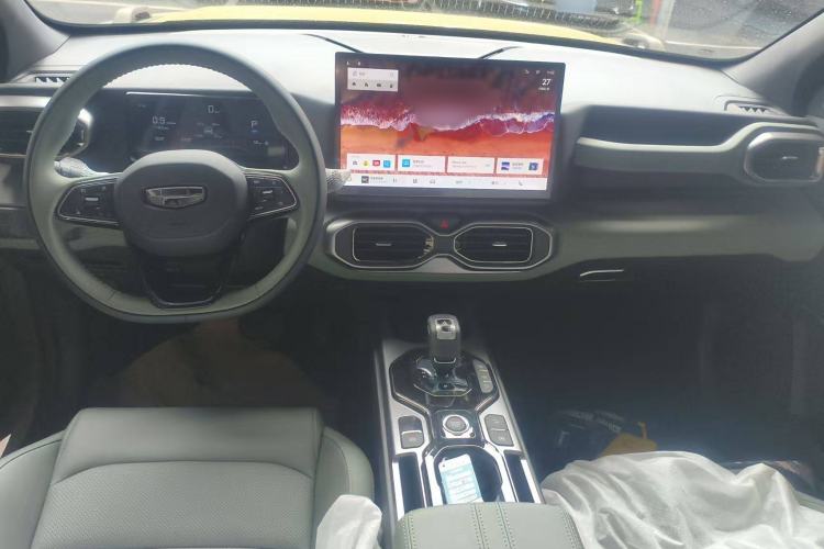 Used Geely Auto Cowboy 2025 1.5TD Trendy Play Edition Interior 1
