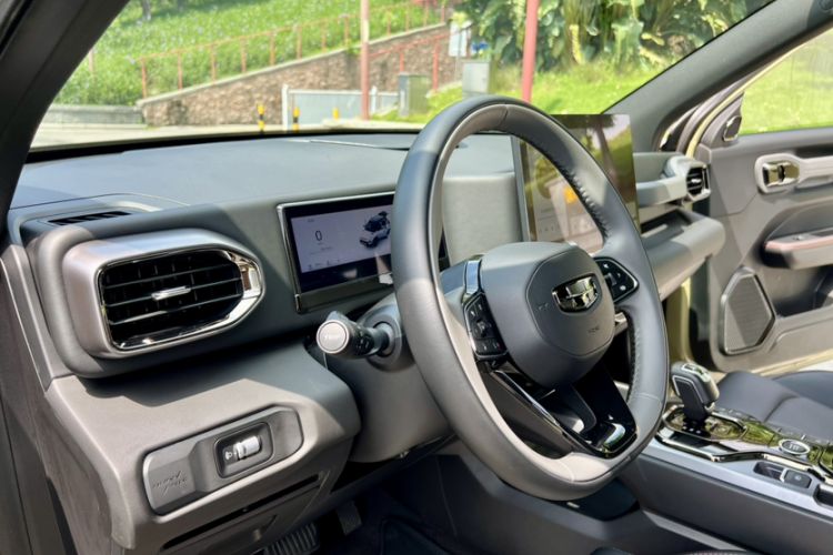 Used Geely Auto Cowboy 2025 1.5TD Fun-Offroad Version Interior 1