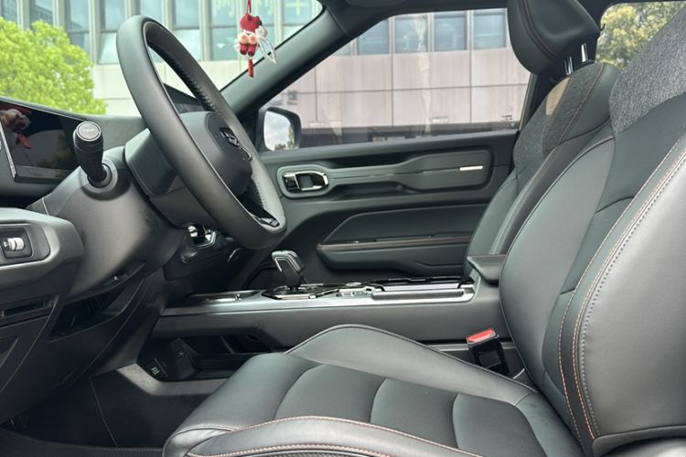 Used Geely Auto Cowboy 2025 1.5TD Trendy Play Edition Interior 2