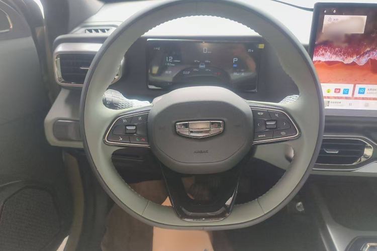 Used Geely Auto Cowboy 2025 1.5TD Trendy Play Edition Interior 2