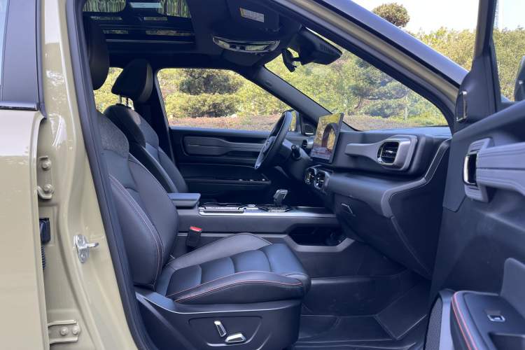 Used Geely Auto Cowboy 2025 1.5TD Fun-Offroad Version Interior 2