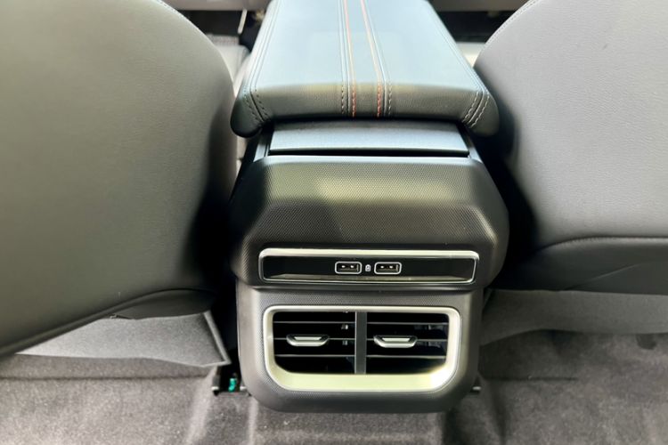Used Geely Auto Cowboy 2025 1.5TD Fun-Offroad Version Interior 2