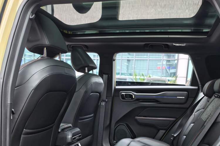 Used Geely Auto Cowboy 2025 1.5TD Fun-Offroad Version Interior 3