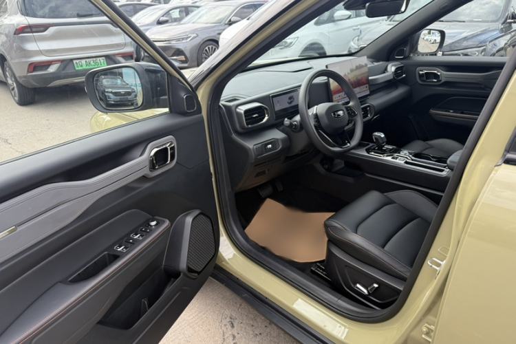Used Geely Auto Cowboy 2025 1.5TD Fun-Offroad Version Interior 3