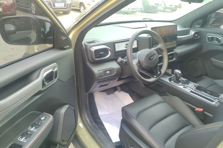 Used Geely Auto Cowboy 2025 1.5TD Fun-Offroad Version Interior 3