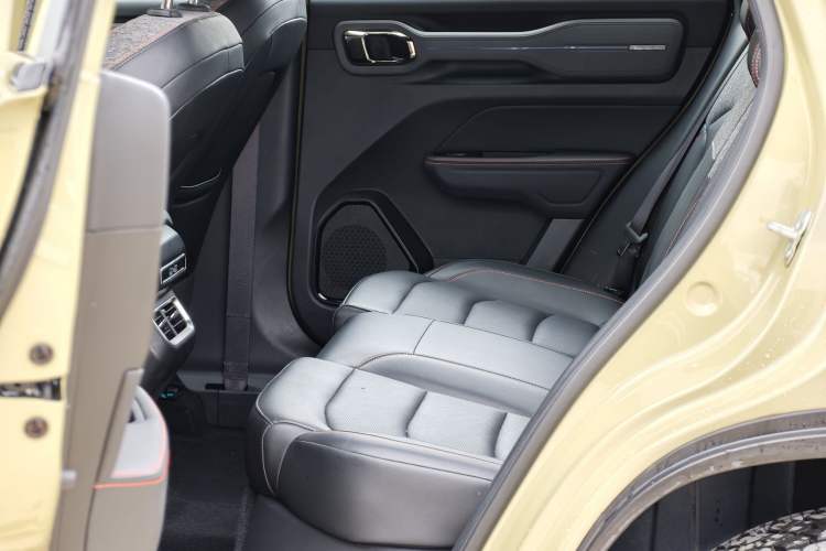 Used Geely Auto Cowboy 2025 1.5TD Fun-Offroad Version Interior 3