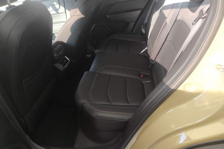 Used Geely Auto Cowboy 2025 1.5TD Fun-Offroad Version Interior 4