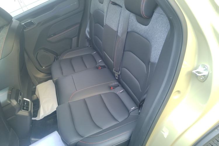 Used Geely Auto Cowboy 2025 1.5TD Fun-Offroad Version Interior 4