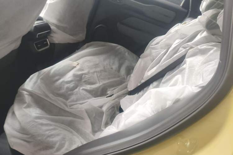 Used Geely Auto Cowboy 2025 1.5TD Trendy Play Edition Interior 5