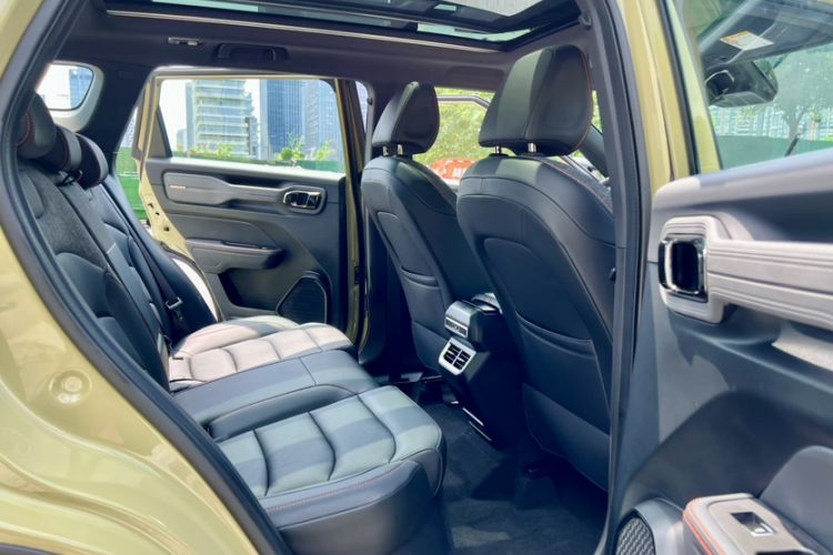Used Geely Auto Cowboy 2025 1.5TD Fun-Offroad Version Interior 5