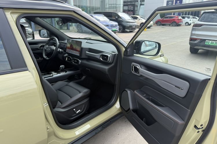 Used Geely Auto Cowboy 2025 1.5TD Fun-Offroad Version Interior 6