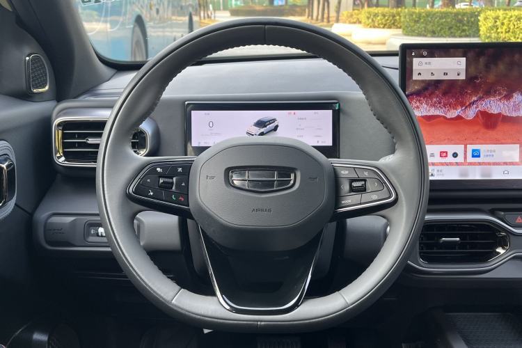 Used Geely Auto Cowboy 2025 1.5TD Fun-Offroad Version Interior 6