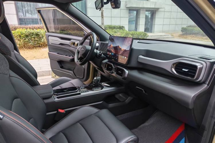 Used Geely Auto Cowboy 2025 1.5TD Trendy Play Edition Interior 7