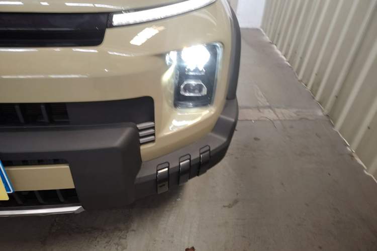 Used Geely Auto Cowboy 2025 1.5TD Fun-Offroad Version Left Front Headlight