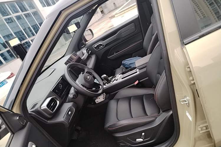 Used Geely Auto Cowboy 2025 1.5TD Fun-Offroad Version Left Front Seat