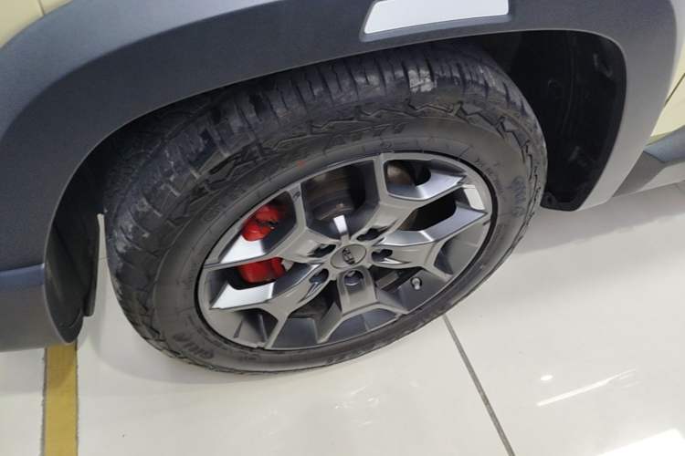 Used Geely Auto Cowboy 2025 1.5TD Fun-Offroad Version Left Front Wheel Hub