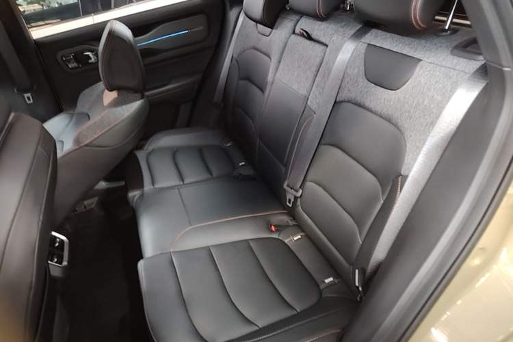 Used Geely Auto Cowboy 2025 1.5TD Fun-Offroad Version Left Rear Seat
