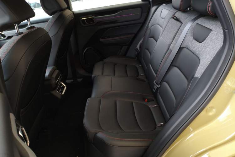 Used Geely Auto Cowboy 2025 1.5TD Fun-Offroad Version Left Rear Seat